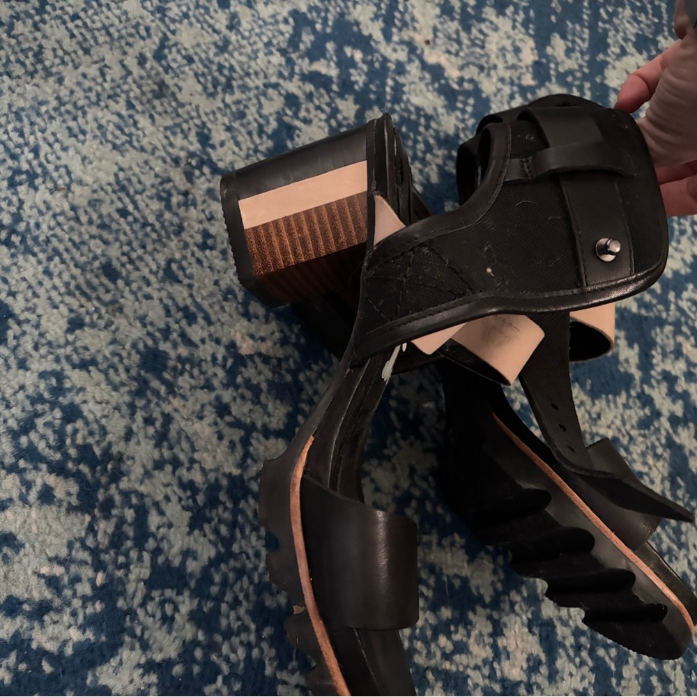Sorel Black and Tan Addington Sandal Heel - Picture 3 of 5